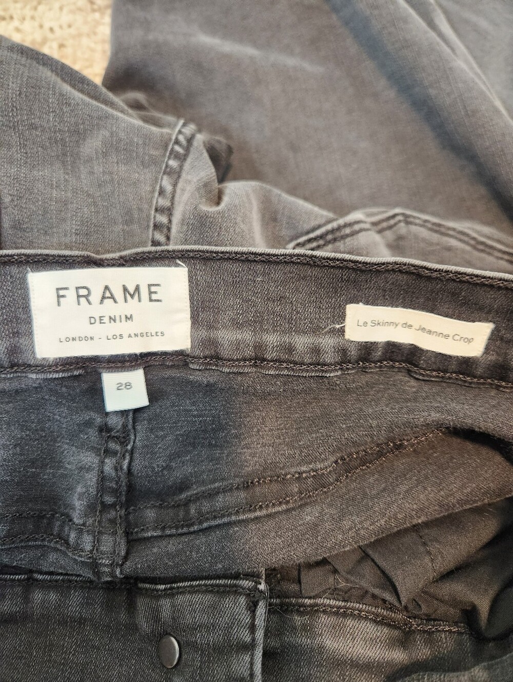 FRAME Le Skinny De Jeanne Crop Raw Triangle Hem Size 28 - Picture 4 of 9